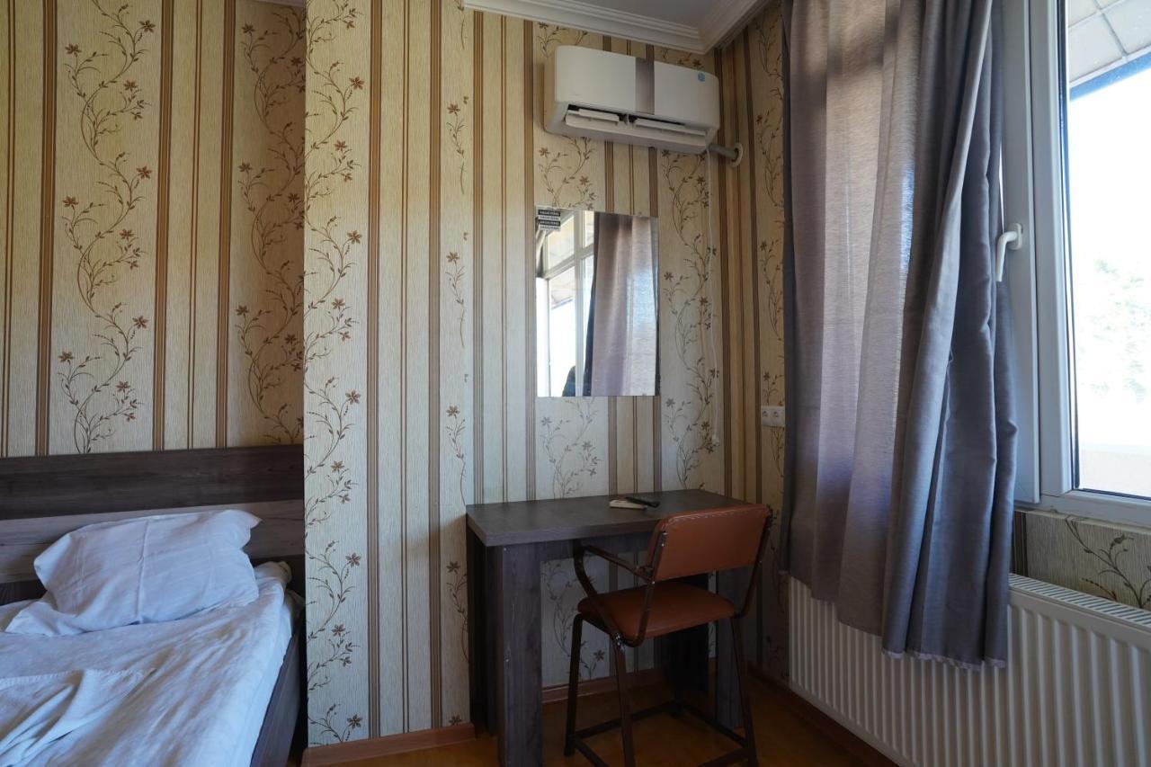Imperator 1 Hotel Kutaisi Zewnętrze zdjęcie