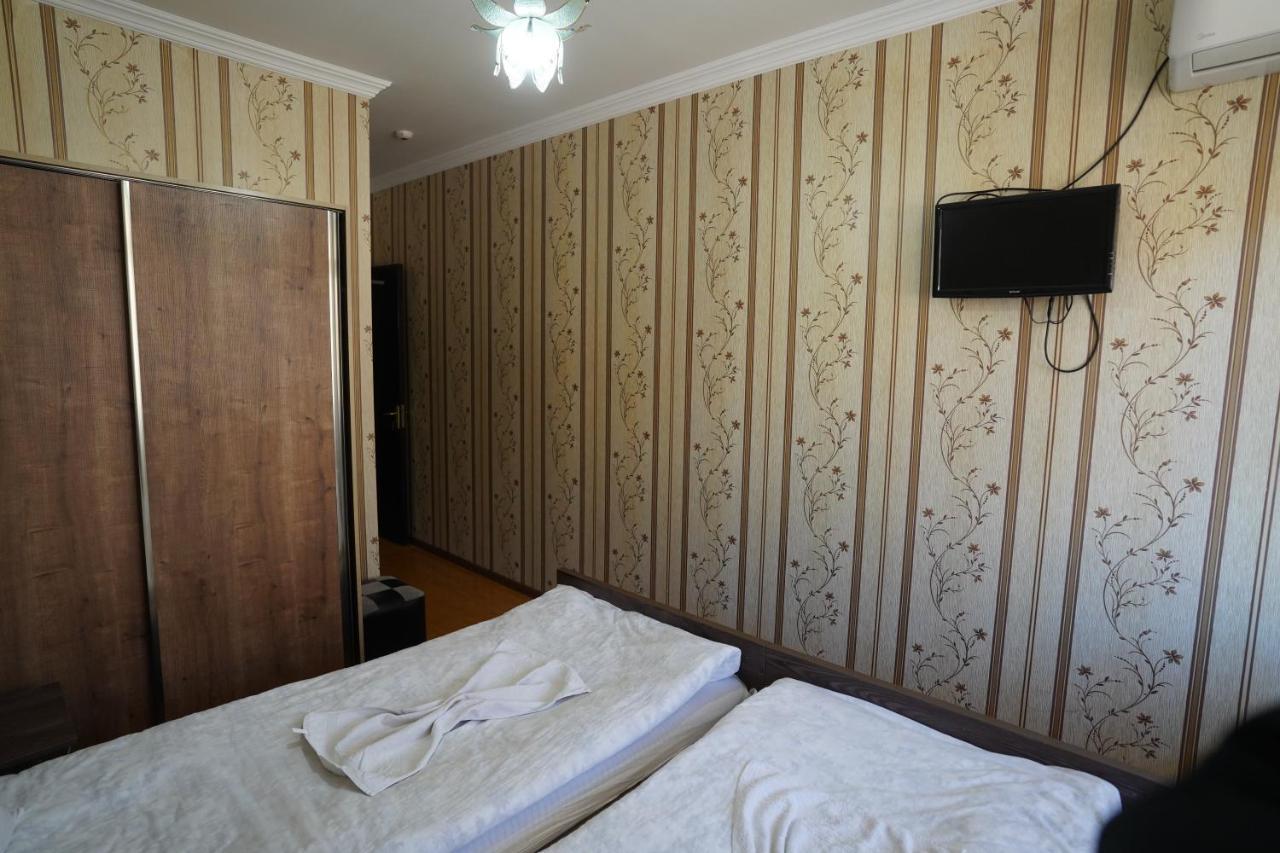 Imperator 1 Hotel Kutaisi Zewnętrze zdjęcie