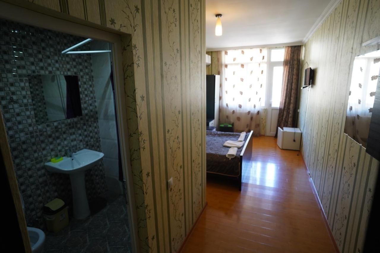 Imperator 1 Hotel Kutaisi Zewnętrze zdjęcie