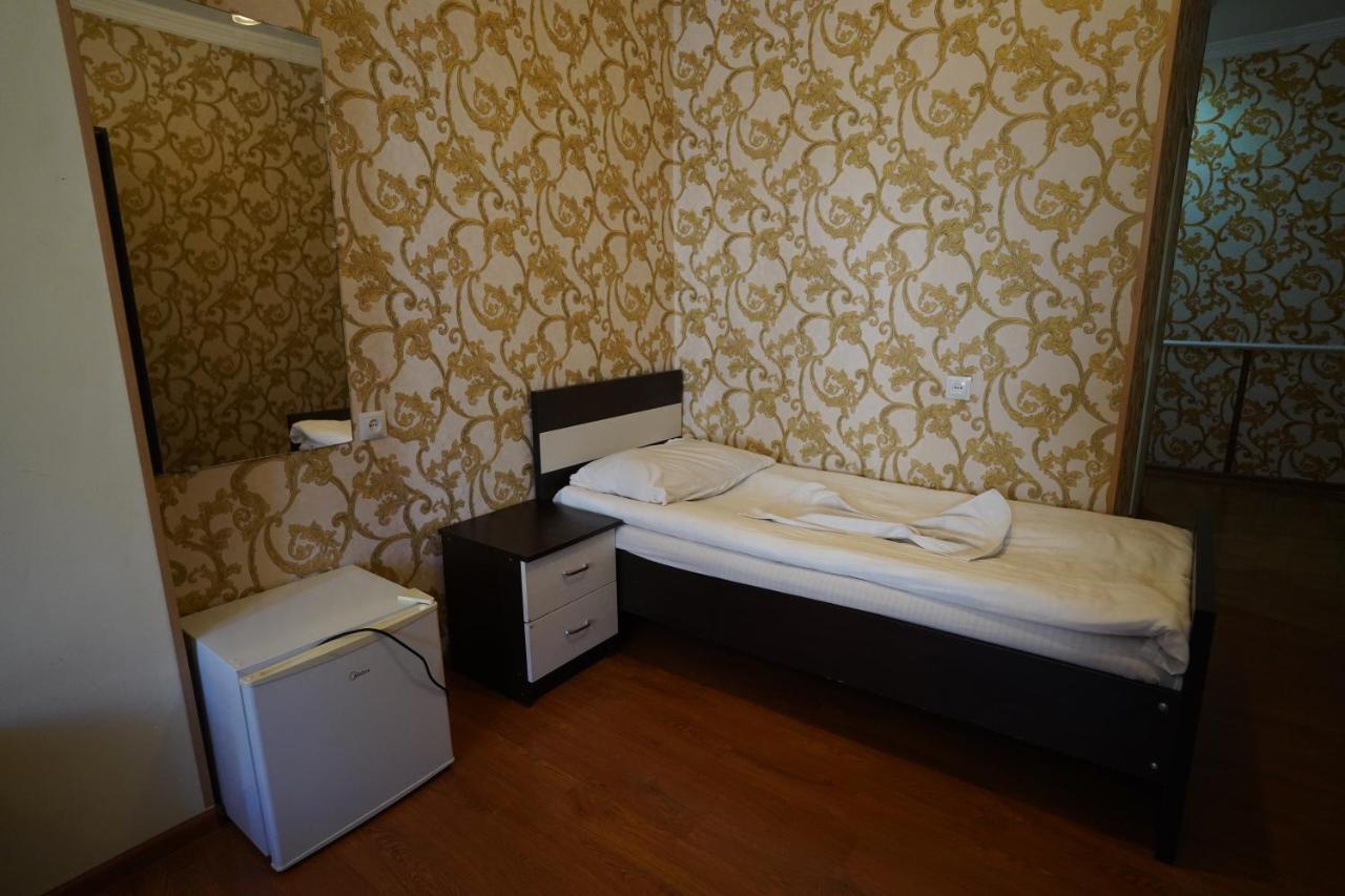 Imperator 1 Hotel Kutaisi Zewnętrze zdjęcie