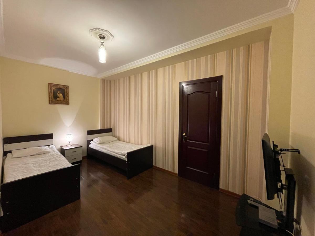 Imperator 1 Hotel Kutaisi Zewnętrze zdjęcie