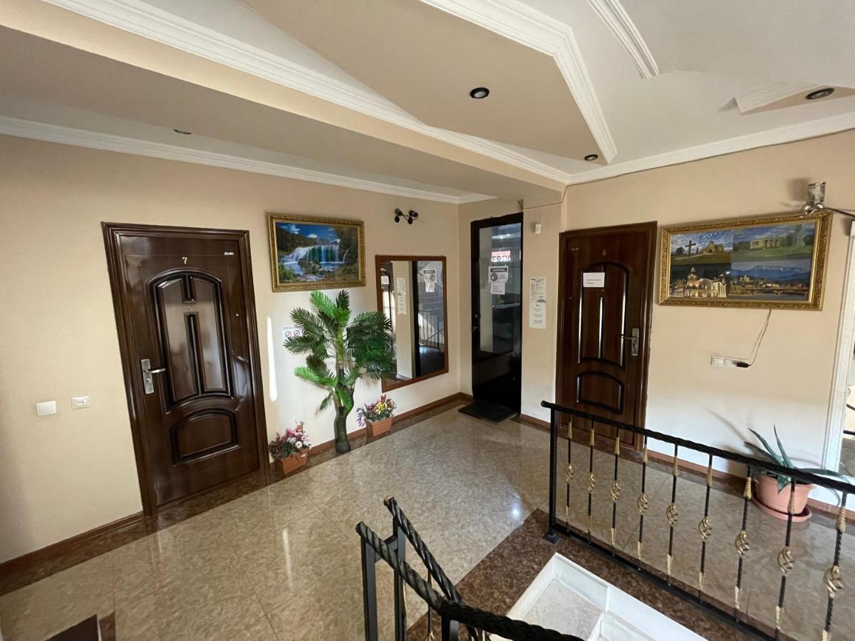 Imperator 1 Hotel Kutaisi Zewnętrze zdjęcie