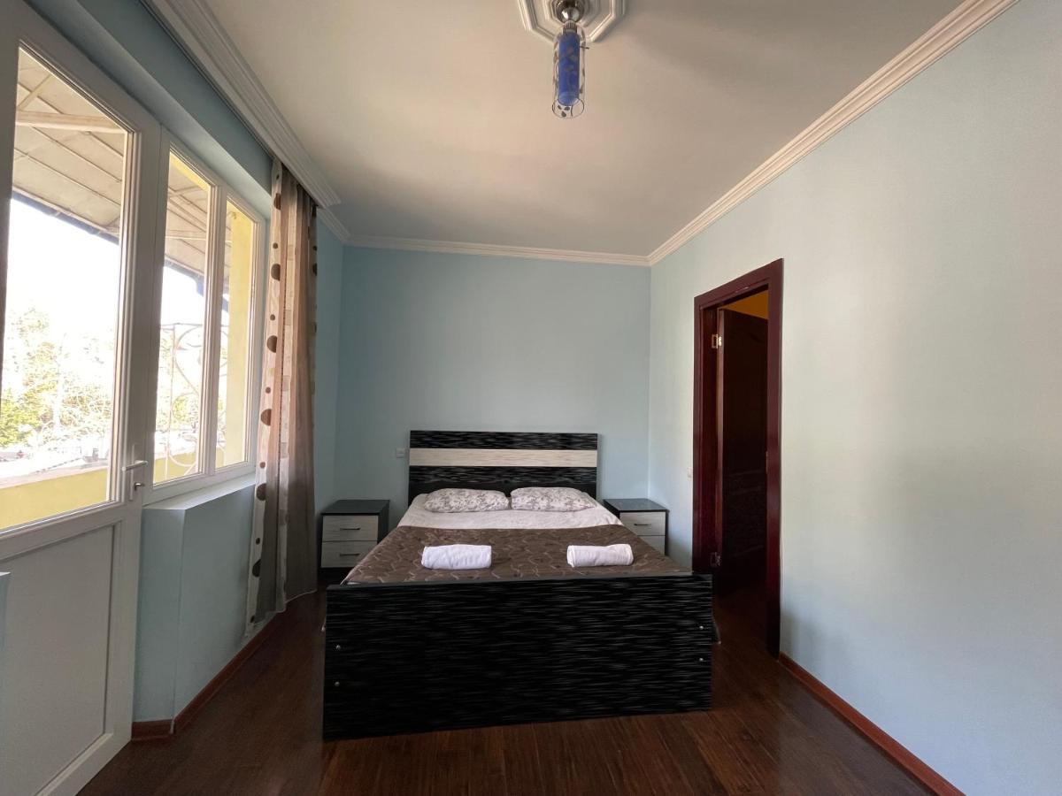 Imperator 1 Hotel Kutaisi Zewnętrze zdjęcie