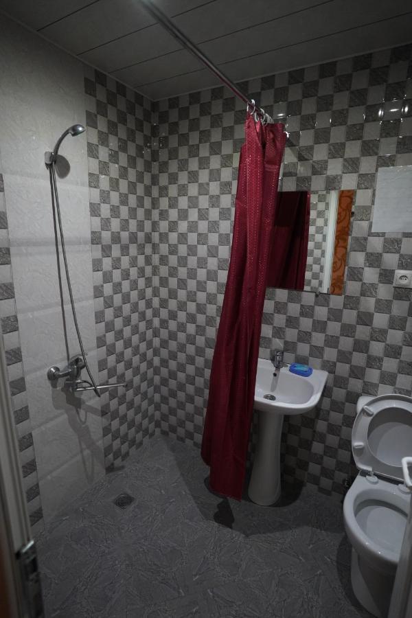 Imperator 1 Hotel Kutaisi Zewnętrze zdjęcie