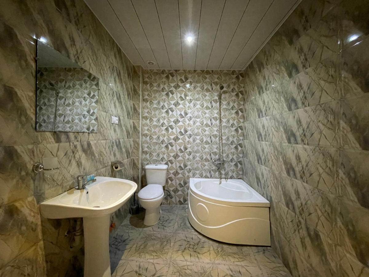 Imperator 1 Hotel Kutaisi Zewnętrze zdjęcie