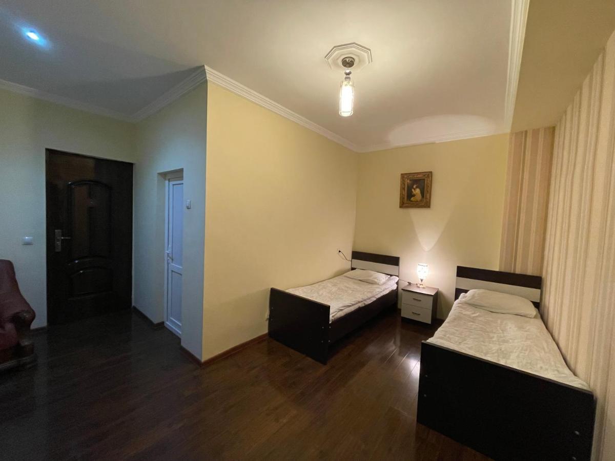 Imperator 1 Hotel Kutaisi Zewnętrze zdjęcie