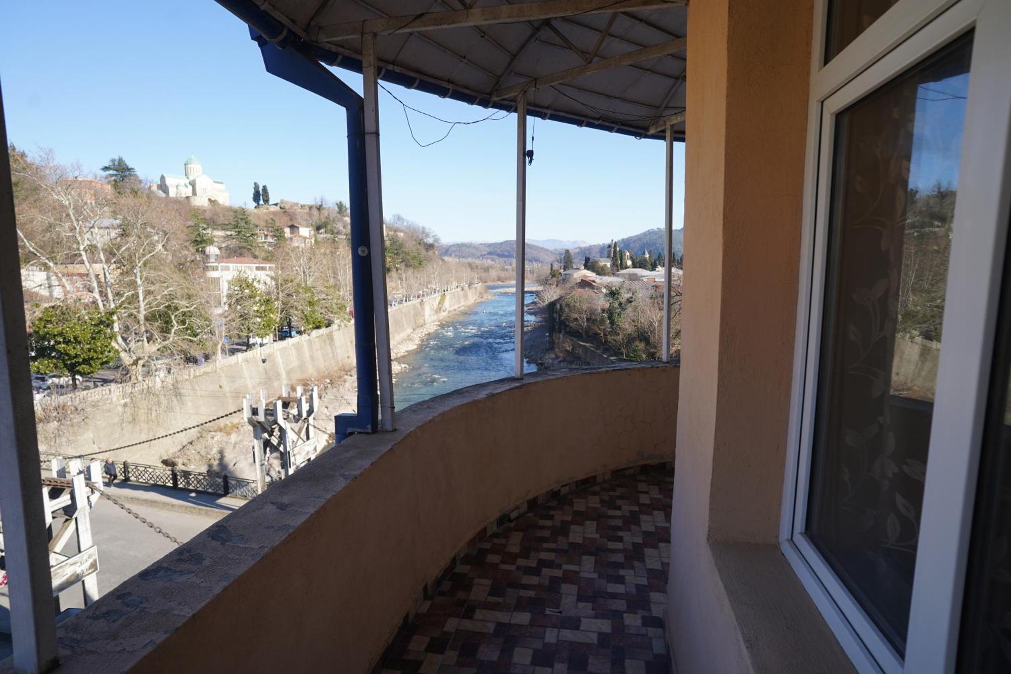 Imperator 1 Hotel Kutaisi Zewnętrze zdjęcie