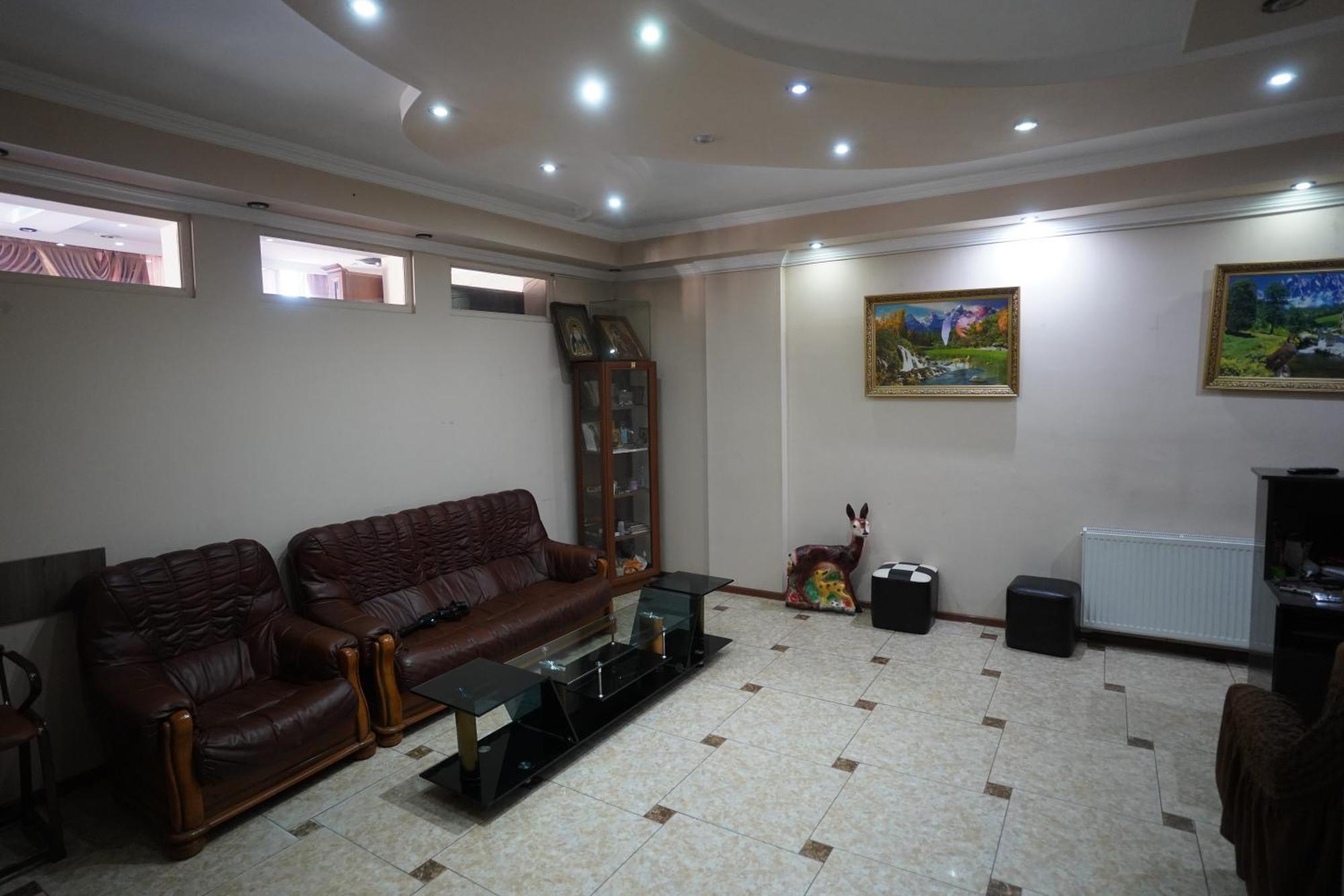 Imperator 1 Hotel Kutaisi Zewnętrze zdjęcie